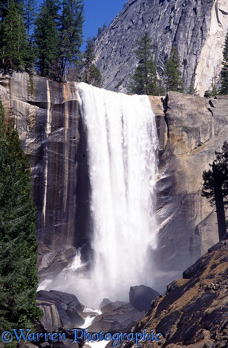 Vernal Falls.  Yosemite, California, USA