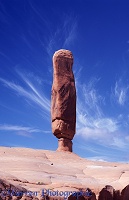 Balanced sandstone monolith
